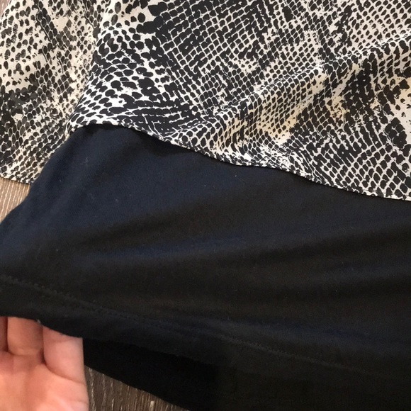 Like New- Express Blouse - Picture 6 of 6